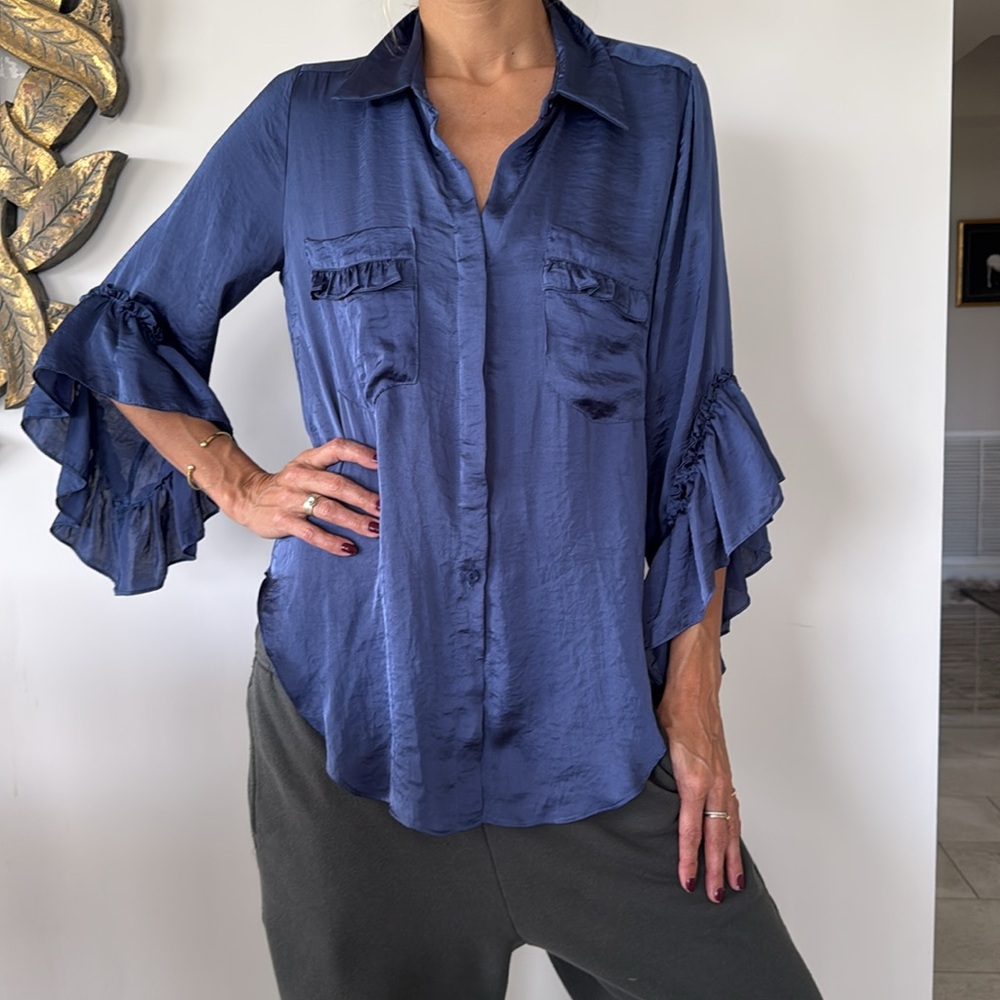 MISA Los Angeles
Three-Quarter Sleeve Button-Up Top